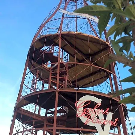 Roulotte La Dominique 4*