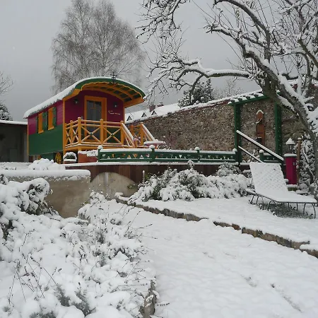 Roulotte La Dominique Couette-café 4*