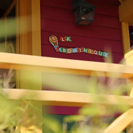 Roulotte La Dominique Couette-café 4*