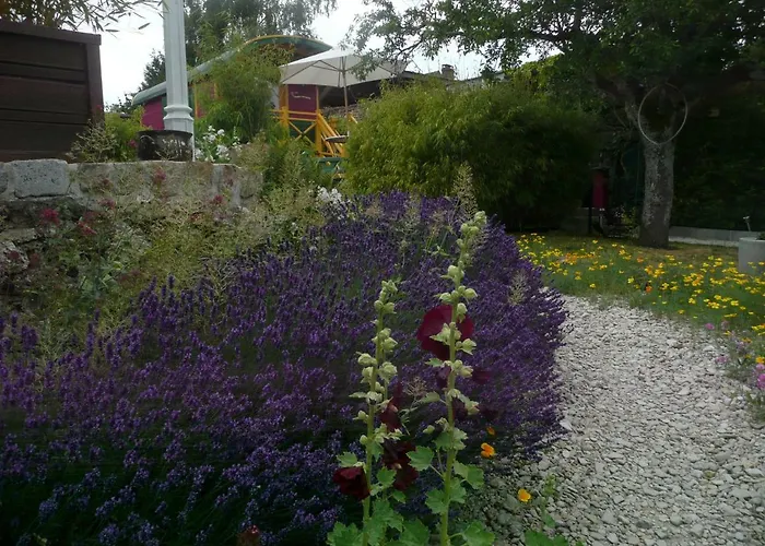 Roulotte La Dominique Bed & Breakfast