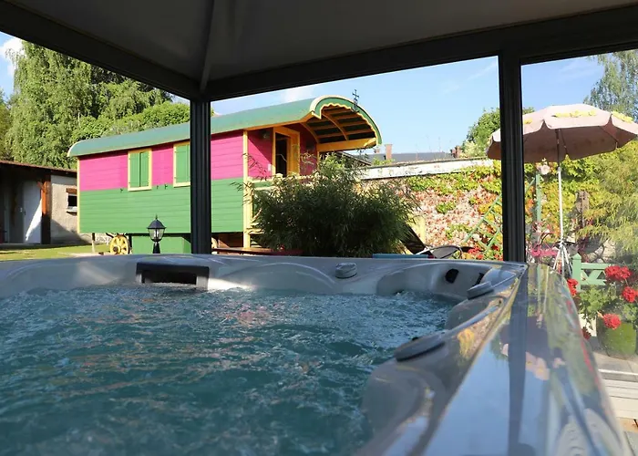 Roulotte La Dominique Bed & Breakfast